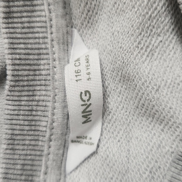 Mango Girls Tiger Sweatshirt, Size 5-6 (4) ~ EUC - Picture 4 of 7